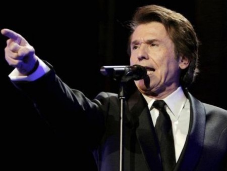 Raphael cautivó a miles de limeños con un repaso a 50 años de carrera